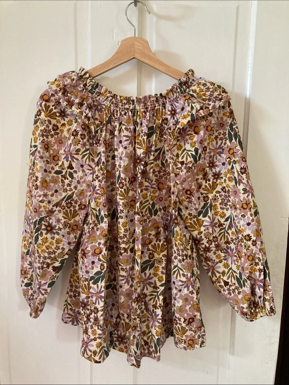 Floral Ruffle shoulder top - Picture 5 of 5